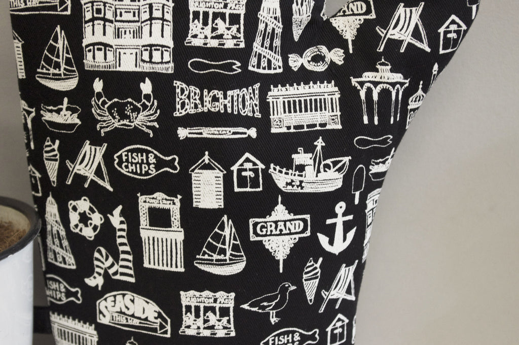 Brighton oven gloves